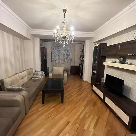 Large Cozy Apartment On Beginning Of Komitas Ave Jerevan Exteriér fotografie