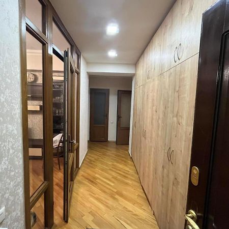 Large Cozy Apartment On Beginning Of Komitas Ave Jerevan Exteriér fotografie