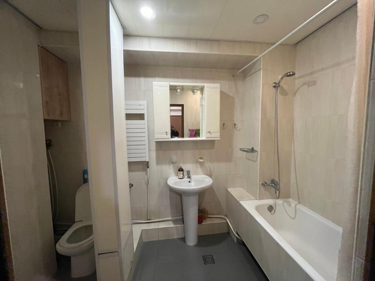 Large Cozy Apartment On Beginning Of Komitas Ave Jerevan Exteriér fotografie