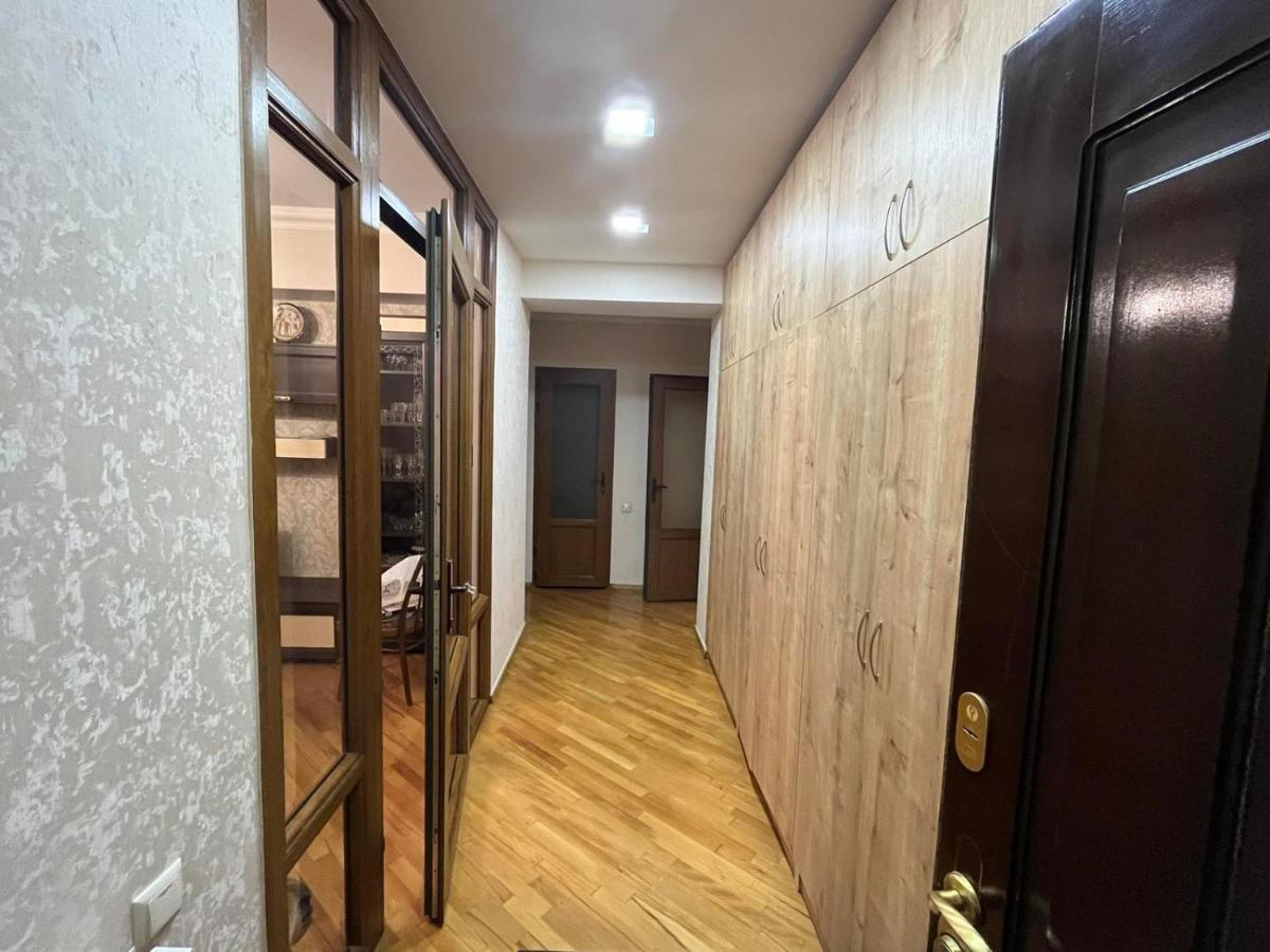 Large Cozy Apartment On Beginning Of Komitas Ave Jerevan Exteriér fotografie