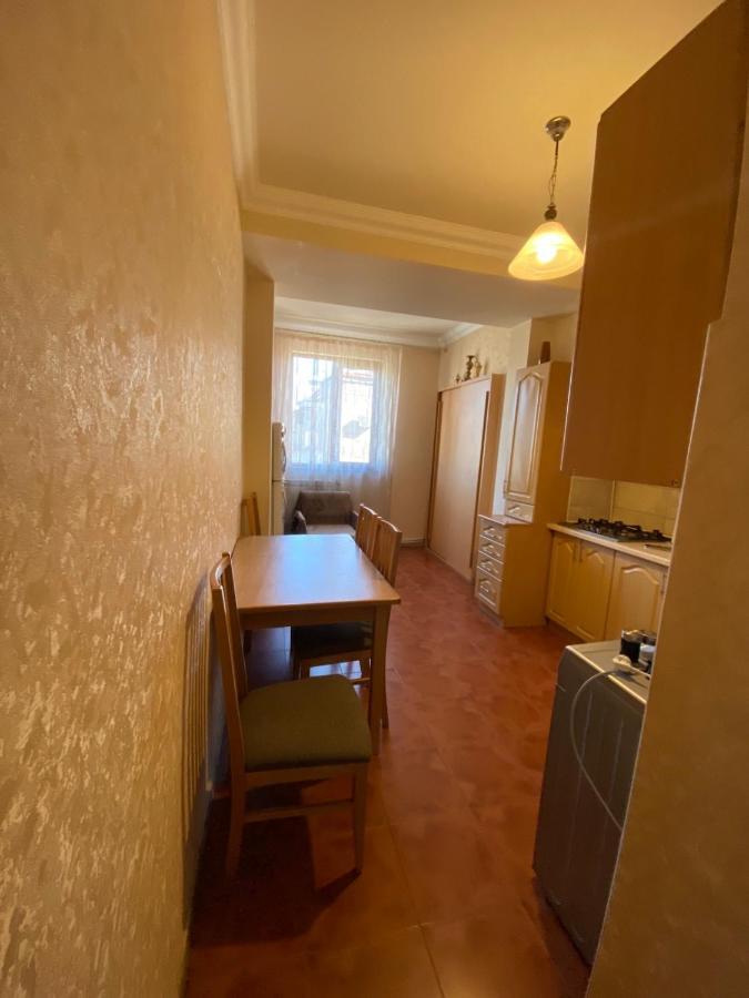 Large Cozy Apartment On Beginning Of Komitas Ave Jerevan Exteriér fotografie